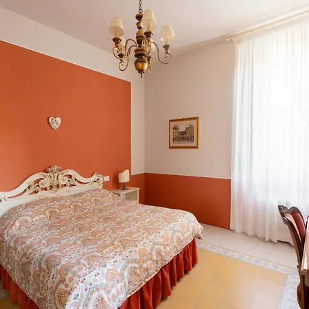 Il Buen Retiro 3* Lucca